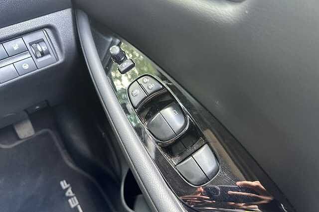 Nissan LEAF 110kW Tekna 39kWh 5dr Auto