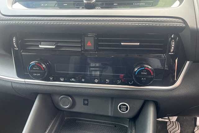 Nissan Qashqai 1.3 DiG-T MH N-Connecta 5dr