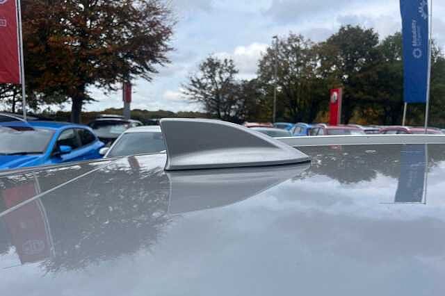 Nissan Qashqai 1.3 DiG-T MH N-Connecta 5dr