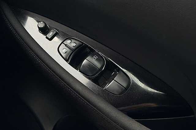 Nissan LEAF 110kW N-Connecta 39kWh 5dr Auto