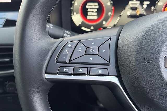 Nissan Juke 1.0 DiG-T N-Connecta 5dr