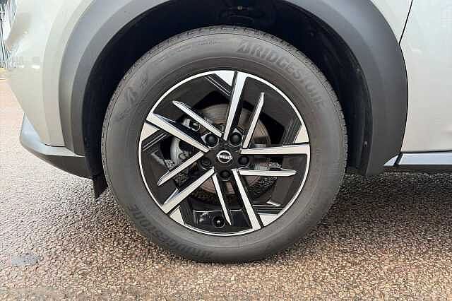 Nissan Juke 1.0 DiG-T N-Connecta 5dr