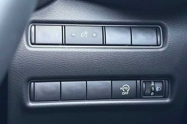 Nissan Juke 1.0 DiG-T N-Connecta 5dr