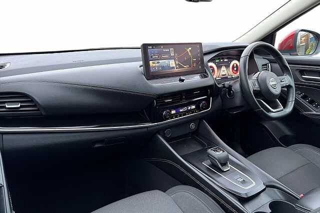 Nissan Qashqai 1.3 DiG-T MH 158 N-Connecta [Glass Rf] 5dr Xtronic