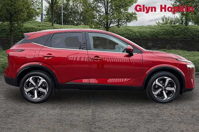 Nissan Qashqai 1.3 DiG-T MH 158 N-Connecta [Glass Rf] 5dr Xtronic