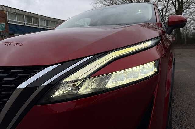 Nissan Qashqai 1.3 DiG-T MH 158 N-Connecta [Glass Rf] 5dr Xtronic