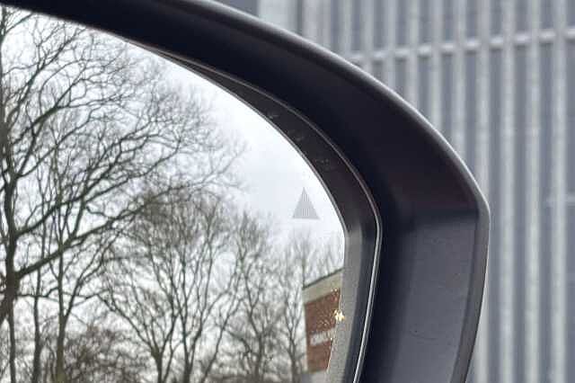 Nissan Qashqai 1.3 DiG-T MH 158 N-Connecta [Glass Rf] 5dr Xtronic