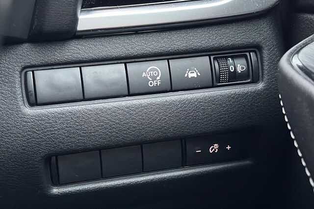 Nissan Qashqai 1.3 DiG-T MH 158 N-Connecta [Glass Rf] 5dr Xtronic