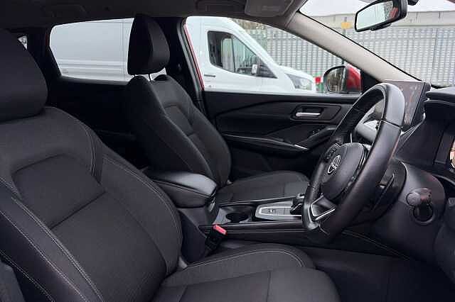 Nissan Qashqai 1.3 DiG-T MH 158 N-Connecta [Glass Rf] 5dr Xtronic