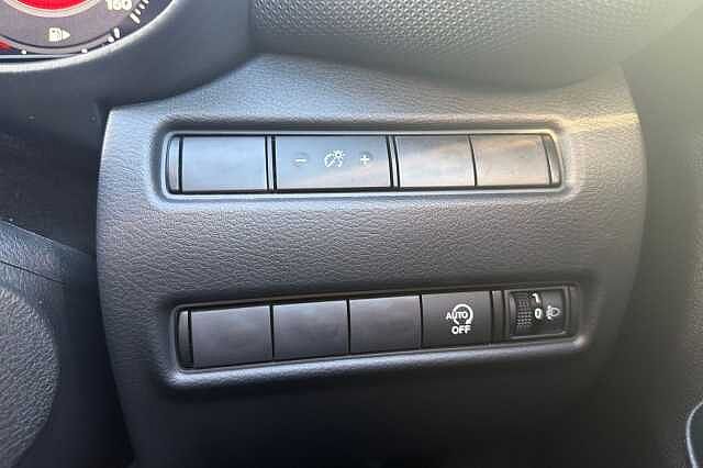 Nissan Juke 1.0 DiG-T N-Connecta 5dr