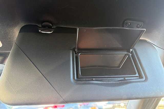 Nissan Juke 1.0 DiG-T N-Connecta 5dr