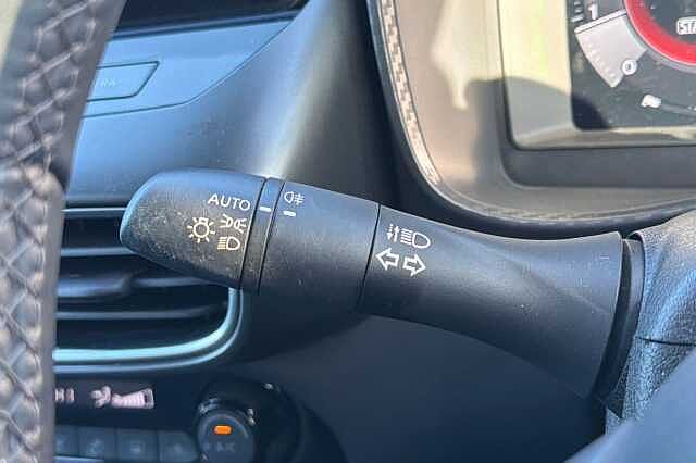 Nissan Juke 1.0 DiG-T N-Connecta 5dr