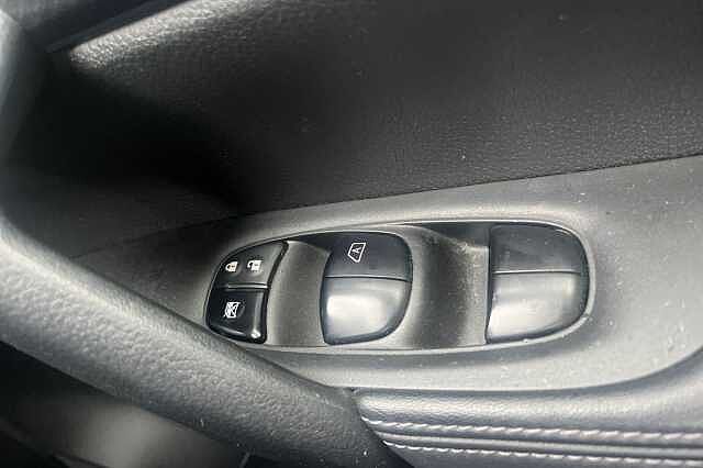 Nissan X-Trail 1.7 dCi N-Connecta 5dr