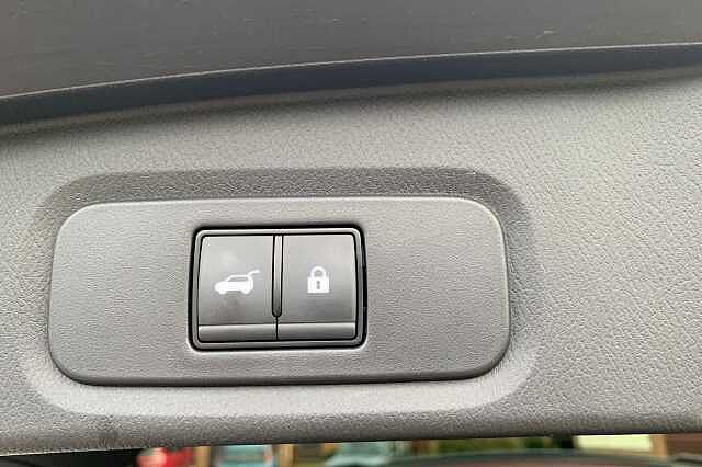 Nissan Qashqai 1.3 DiG-T MH Tekna 5dr