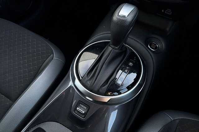 Nissan Juke 1.0 DiG-T 114 N-Connecta 5dr DCT