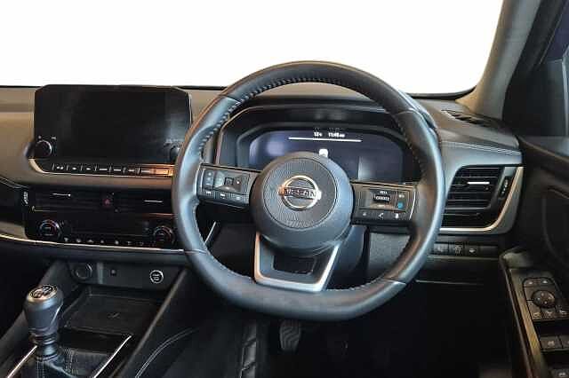 Nissan Qashqai 1.3 DiG-T MH Premiere Edition 5dr