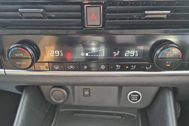 Nissan Qashqai 1.3 DiG-T MH Premiere Edition 5dr