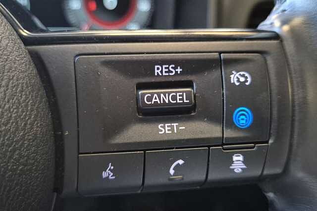 Nissan Qashqai 1.3 DiG-T MH Premiere Edition 5dr