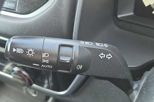 Nissan Qashqai 1.3 DiG-T MH Premiere Edition 5dr