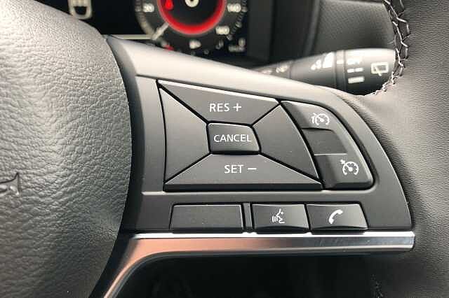 Nissan Juke 1.0 DiG-T N-Connecta 5dr