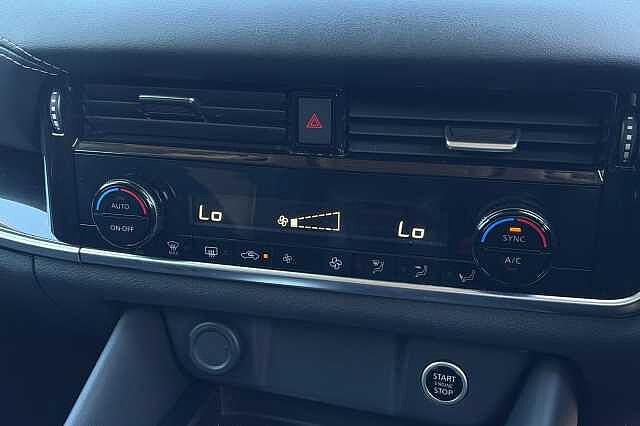 Nissan Qashqai 1.3 DiG-T MH 158 N-Connecta 5dr Xtronic