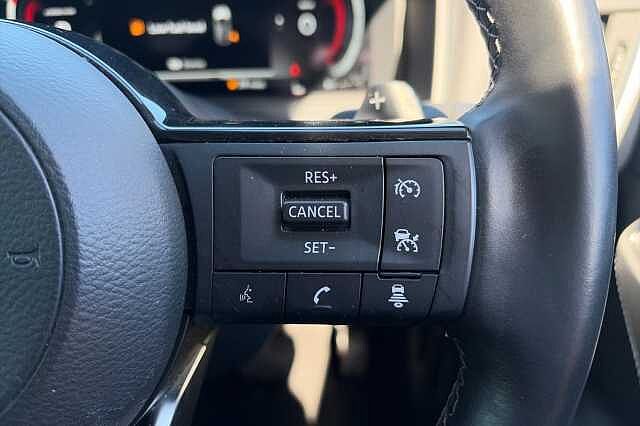 Nissan Qashqai 1.3 DiG-T MH 158 N-Connecta 5dr Xtronic