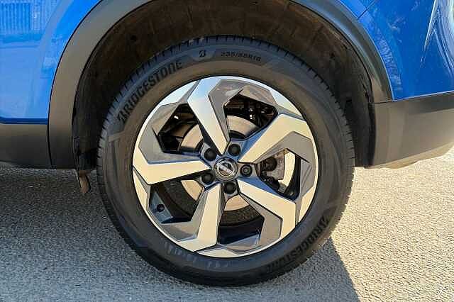 Nissan Qashqai 1.3 DiG-T MH 158 N-Connecta 5dr Xtronic