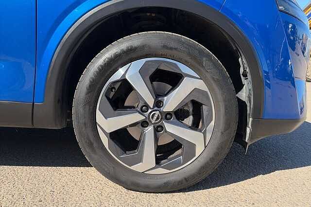 Nissan Qashqai 1.3 DiG-T MH 158 N-Connecta 5dr Xtronic