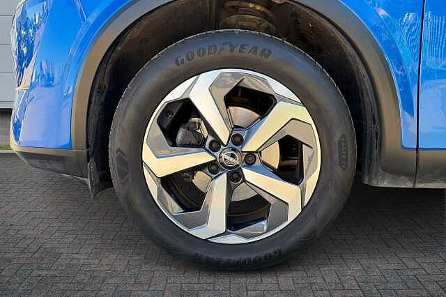 Nissan Qashqai 1.3 DiG-T MH 158 N-Connecta 5dr Xtronic