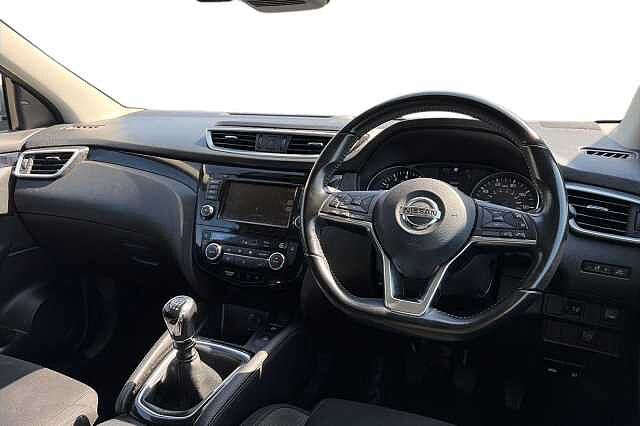 Nissan Qashqai 1.3 DiG-T N-Connecta 5dr