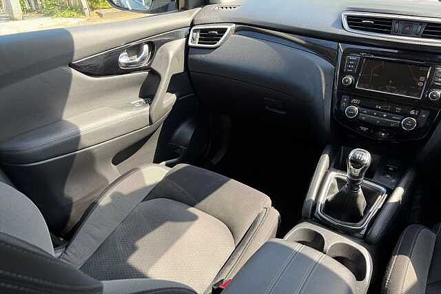 Nissan Qashqai 1.3 DiG-T N-Connecta 5dr