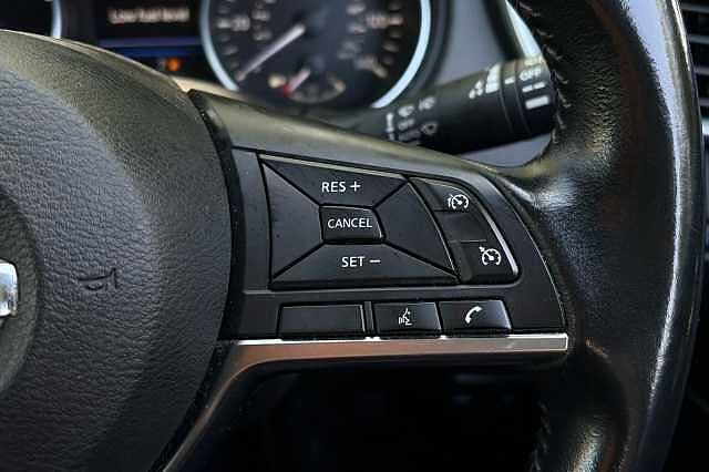Nissan Qashqai 1.3 DiG-T N-Connecta 5dr