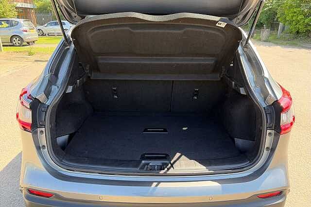 Nissan Qashqai 1.3 DiG-T N-Connecta 5dr