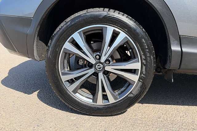Nissan Qashqai 1.3 DiG-T N-Connecta 5dr
