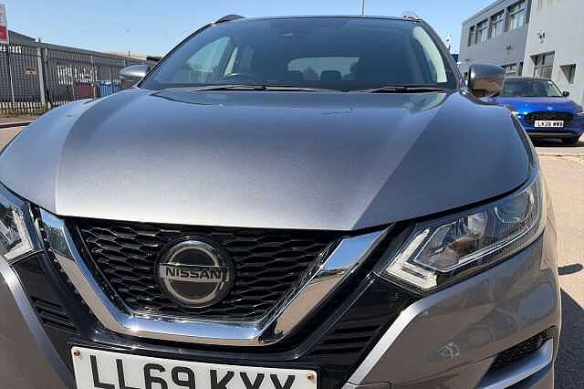 Nissan Qashqai 1.3 DiG-T N-Connecta 5dr