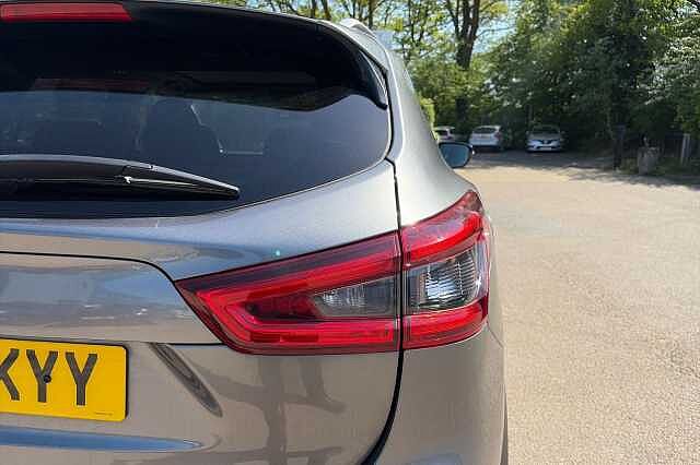 Nissan Qashqai 1.3 DiG-T N-Connecta 5dr